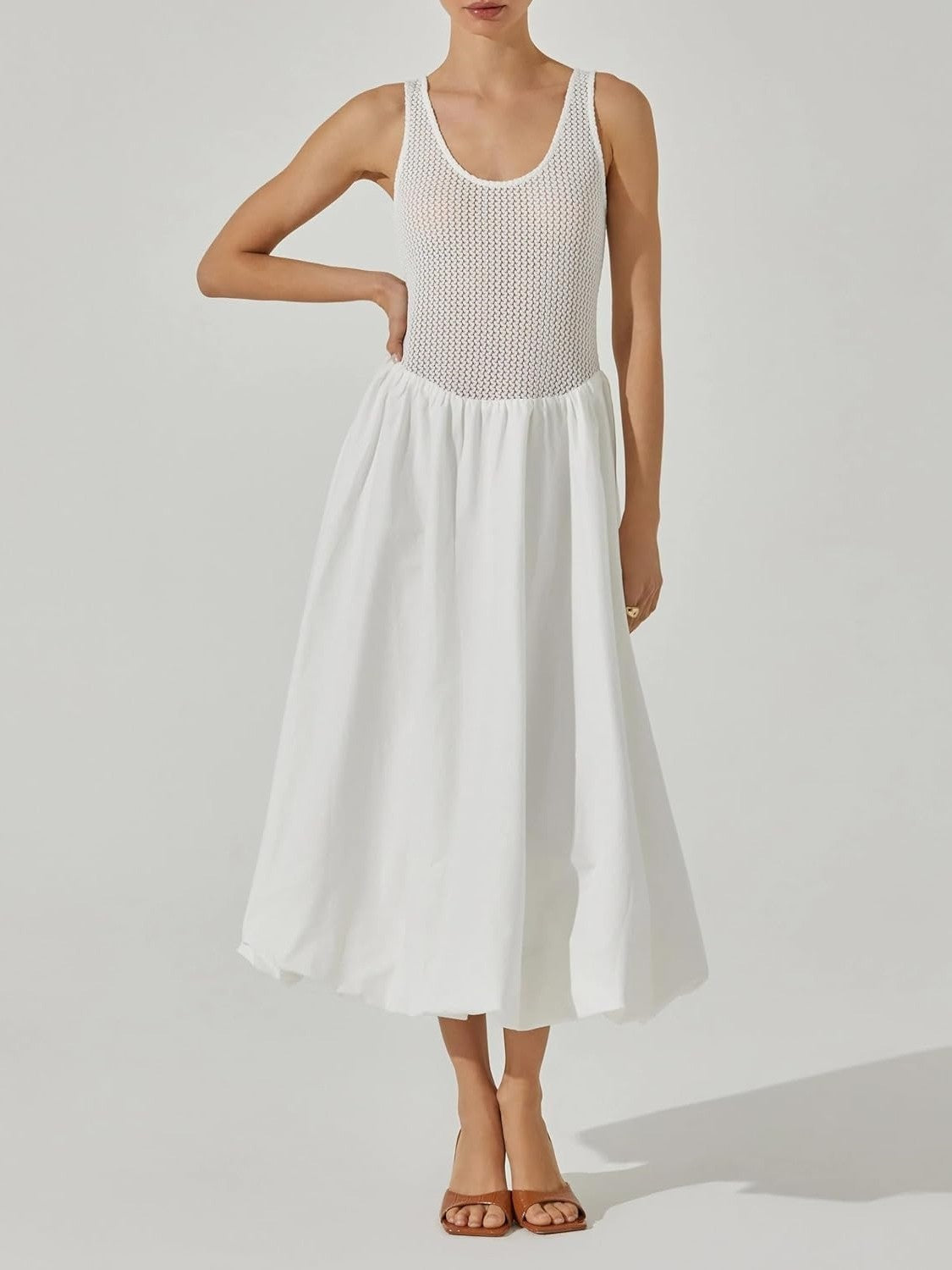 Yexpine Sleeveless Backless Panelled Midi Dress