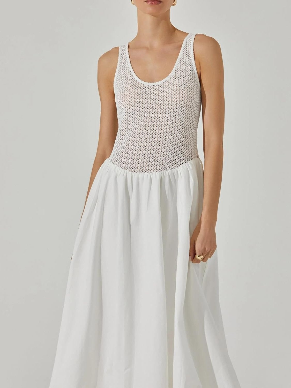 Yexpine Sleeveless Backless Panelled Midi Dress