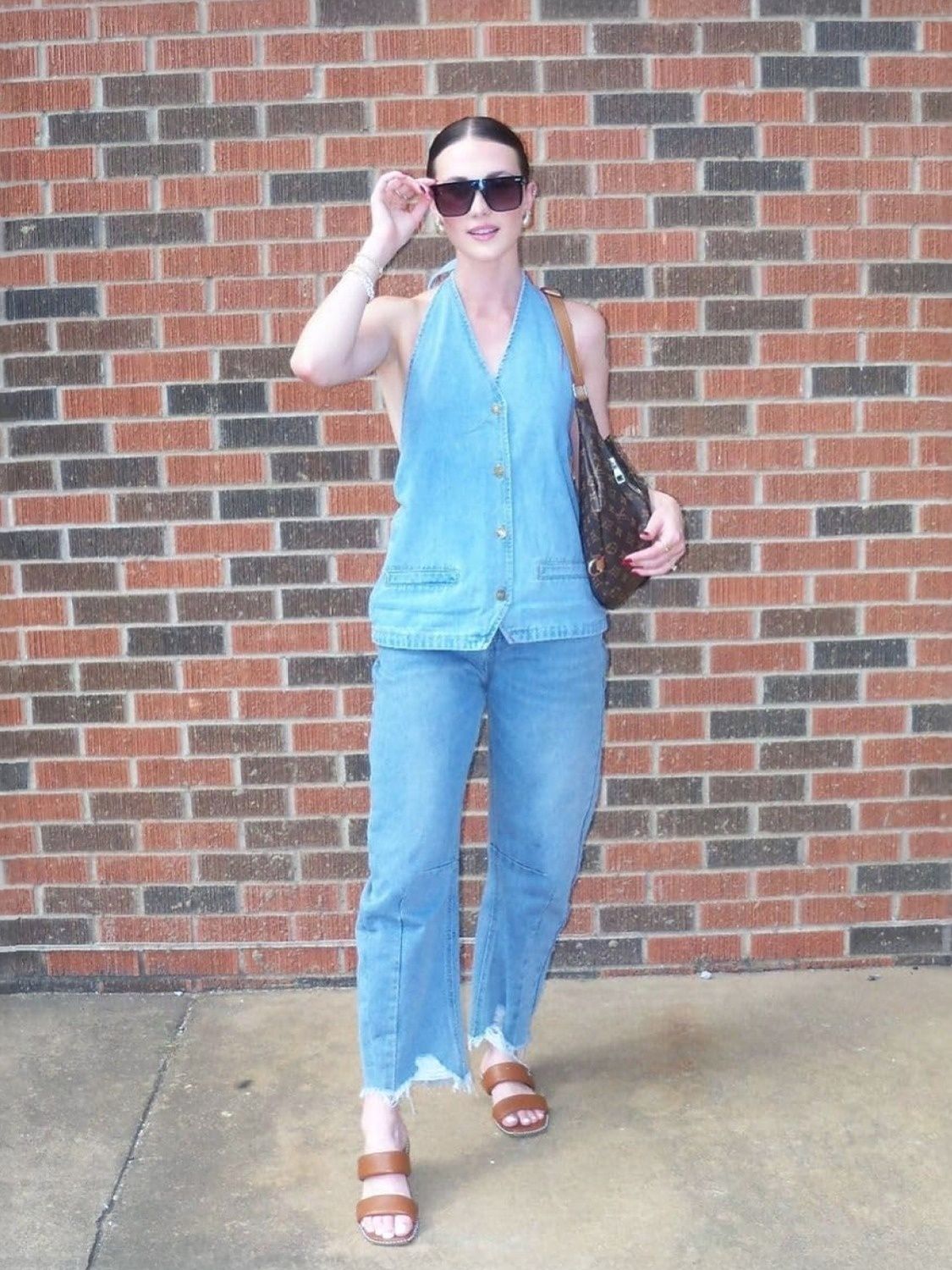 Lifeshe Mid Rise Baggy Boyfriend Barrel Jeans With Raw Hem