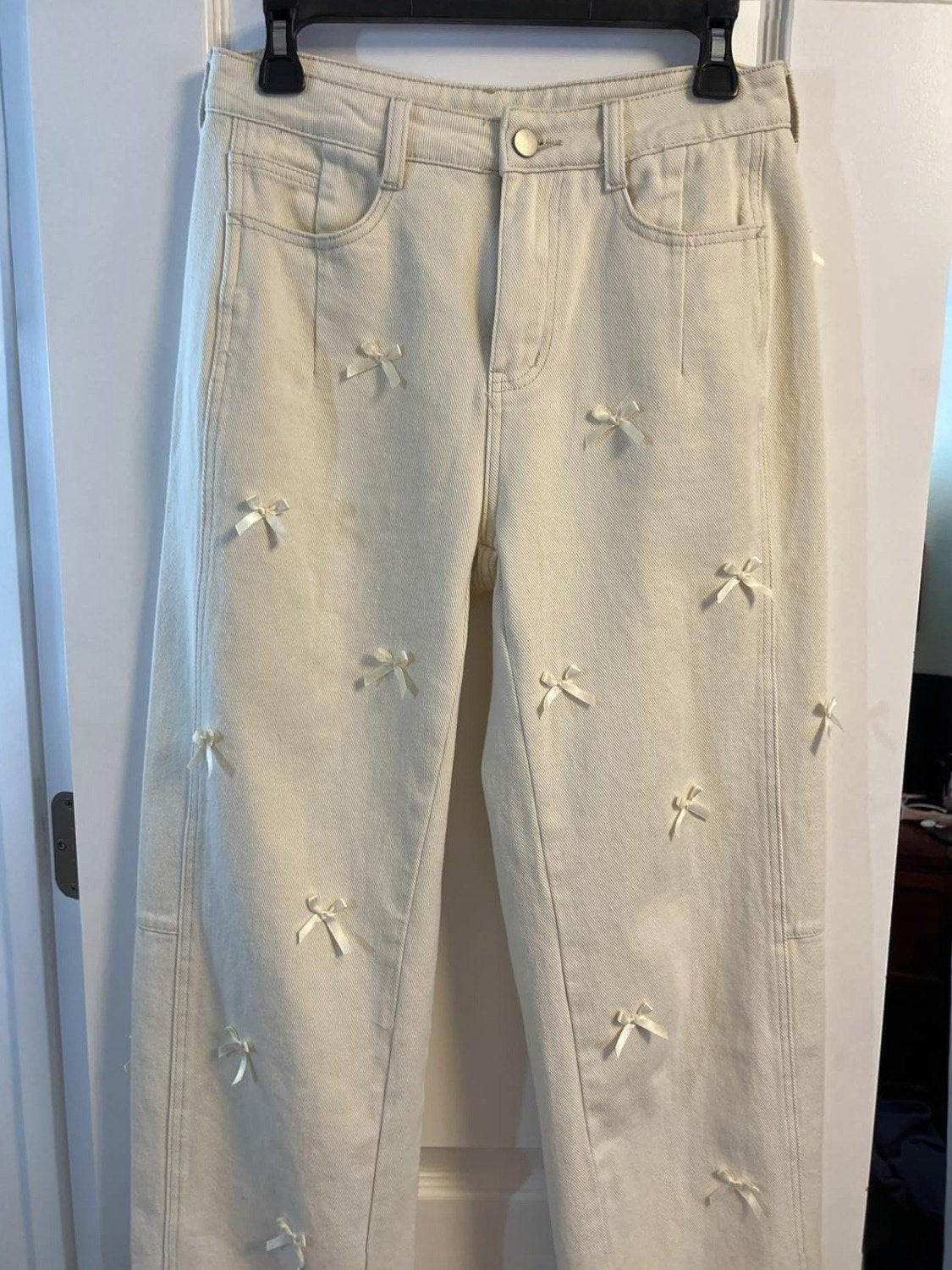 Kedera Mid Rise Barrel Jeans With Bows
