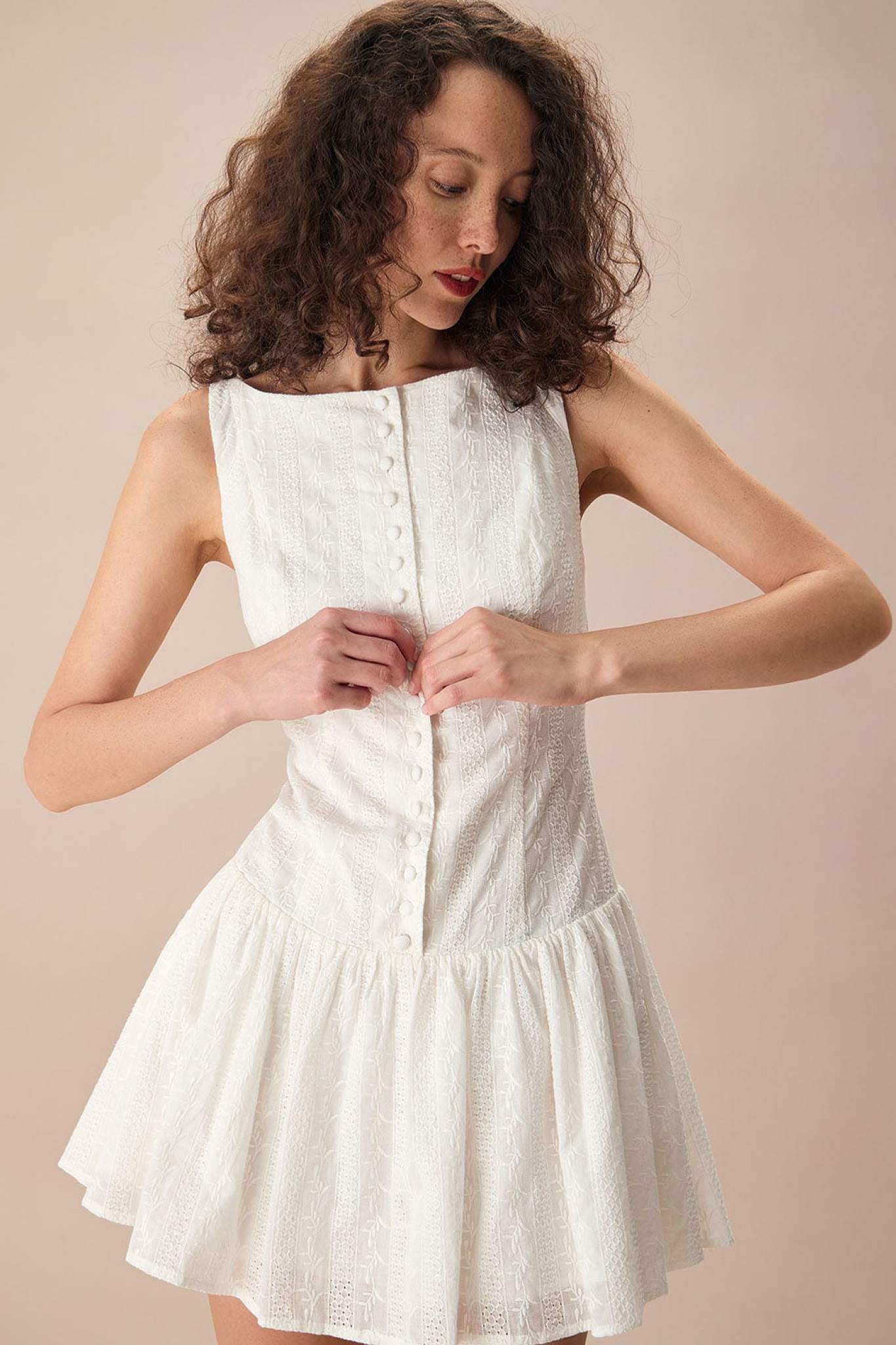 Ezabutus Solid Color Sleeveless Pleated Casual Dress